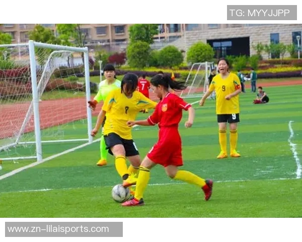 厦门二中足球队奋勇拼搏展现青春风采助力校园体育文化发展 厦门二中足球队奋勇拼搏展现青春风采助力校园体育文化发展