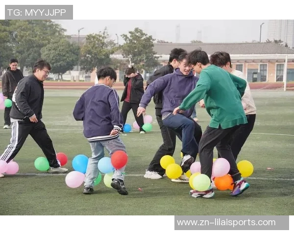 足球运动带来的身心健康提升与团队合作能力的培养 足球运动带来的身心健康提升与团队合作能力的培养