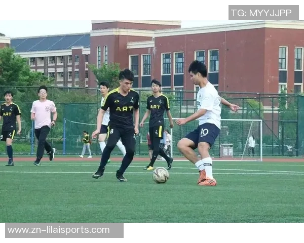 齐齐哈尔足球队奋勇争先力争佳绩展现青春风采与团队精神 齐齐哈尔足球队奋勇争先力争佳绩展现青春风采与团队精神